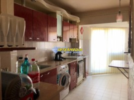apartament-3-camere-decomandat-finisat-si-mobilat-de-vanzare-ultracentral-in-centru-3